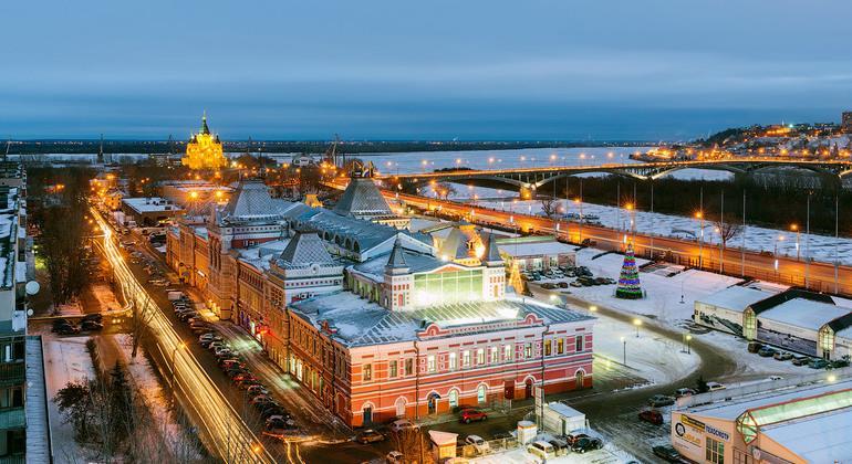 Rusya Nijniy Novgorod Şehri Nijniy Novgorod, Oka ve Volga nehirlerinin birleştiği noktada bulunan Rusya'nın Avrupa kesiminde bir şehirdir. 1221 yılında kurulmuştur. Nüfusu 2015 nüfus sayımına göre 2.