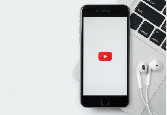 Youtube, 2019 Reklam Gelirini Açıkladı YouTube un da sahibi olan Alphabet şirketi, video paylaşım sitesinin elde ettiği gelirlerle ilgili ilk kez açıklama yaptı.
