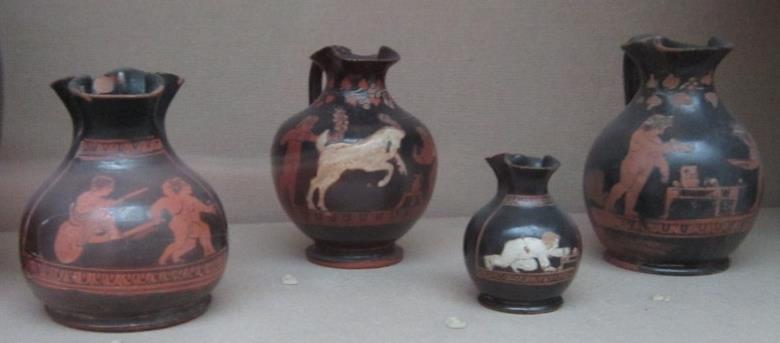 Ezgi Hakan VerduMartinez Antik dönem minyatür khous vazoları yanında farklı formlarda vazolar da az da olsa bulunmaktadır.