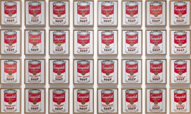 Françoise Gaillard a göre, manipülasyonu ortaya çıkaran Warhol un, temel ilkesi; ben bir makineyim, ben bir hiçim demekti.