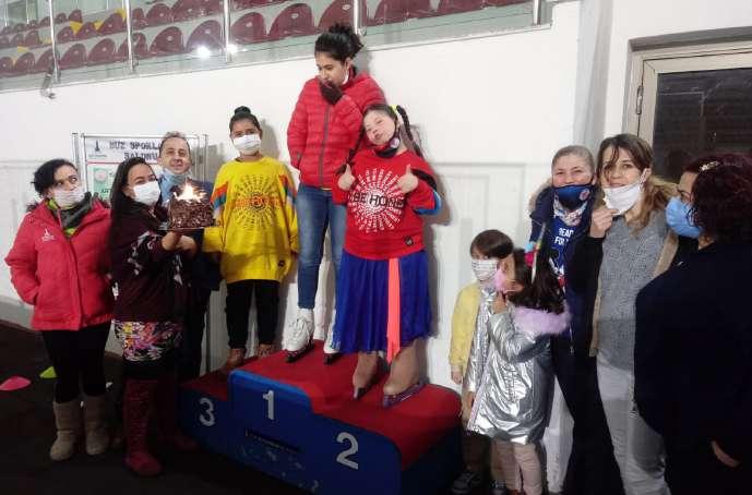 İZMİR Büyükşehir Belediyesporlu cimnastikçiler, Bolu dan üç madalya ile döndü.