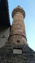 minarelerden bir tanesi çokgen  Daha çok