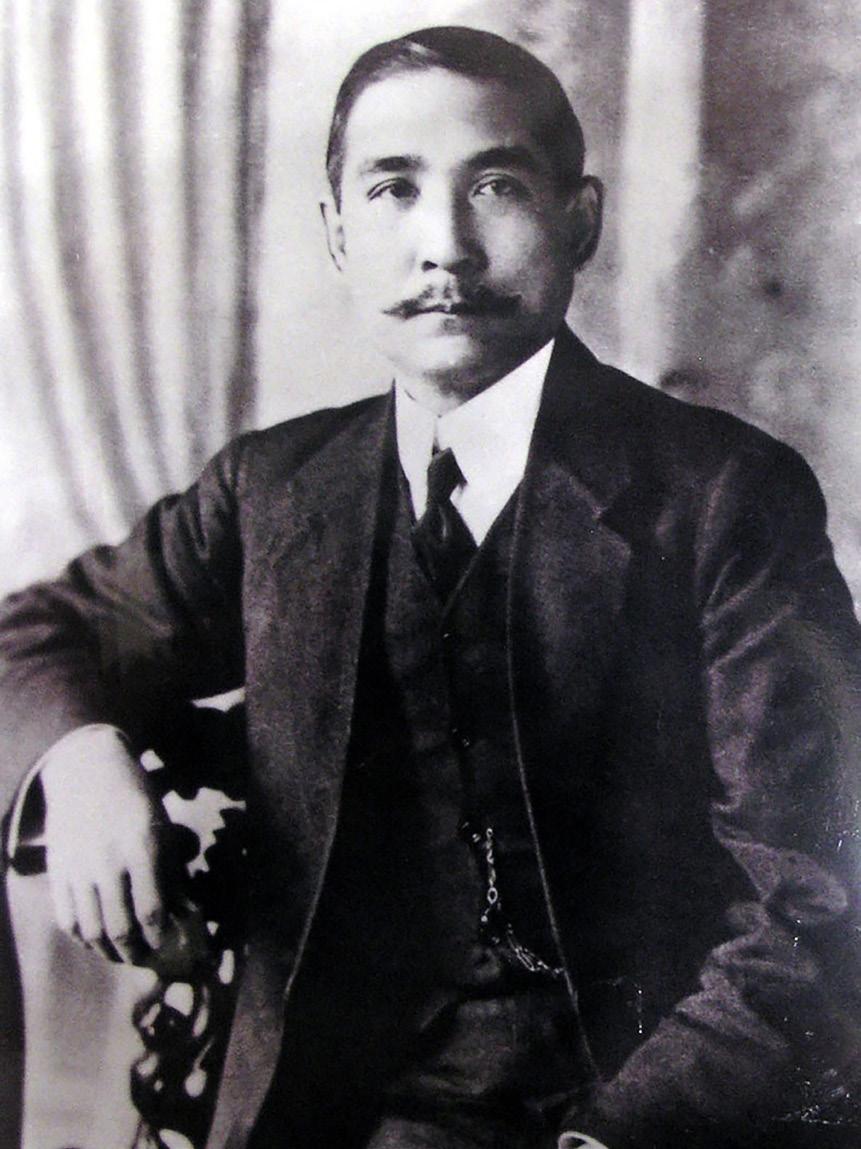 Sun Yat-sen hakkında da birçok biyografi ve makale bulunur.