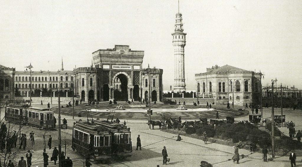 A. TARİHÇE Tramvayların kaldırılmasını takip eden 20 yıllık dönemde lastik tekerlekli ulaşım modlarının gittikçe büyüyen ve kalabalıklaşan şehrin ihtiyaçlarını karşılayamaz hale gelmesi ile en etkin