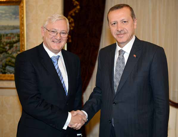 Royal Dutch Shell CEO su Peter Voser, Türkiye ziyaretinde Başbakan Recep Tayyip Erdoğan ile buluştu.