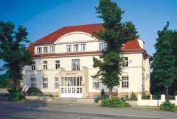 Bu üniversite kenti, Almanya daki en büyük kütüphanelerden birisine sahip olup, canlı, çağdaş edebiyat çevresiyle dikkatleri üzerinde toplamaktadır.