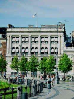 Avrupa Çevre Ajansı Kuruluş tarihi: 1994 Yer: Kopenhag Uzmanlaşmış AB ajansı Görev: Çevre hakkında bağımsız ve doğru bilgi