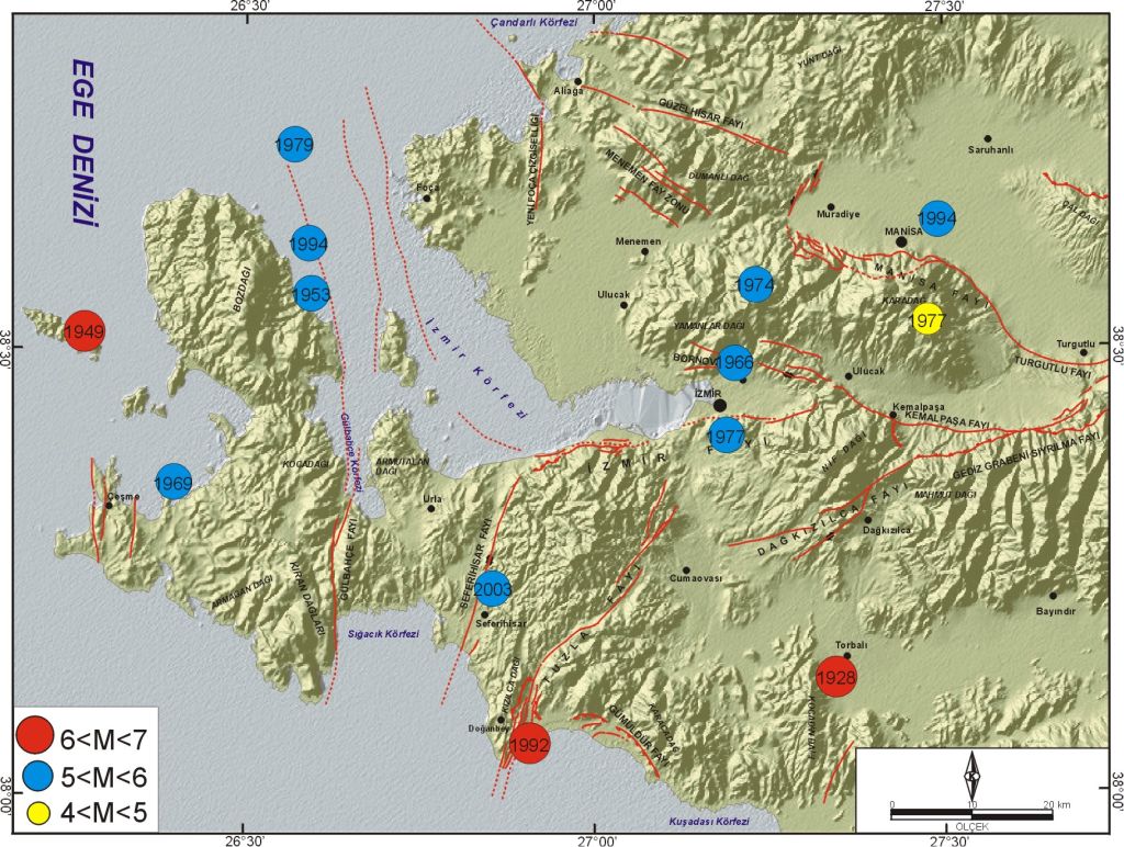 Şekil 32. İzmir yakın çevresinde son yüzyılda gelişmiş depremlerin (M>5) diri fay haritası üzerindeki dış merkez dağılımları.
