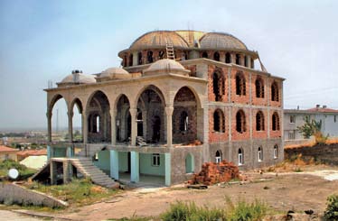 HEM İBADET HEM SADAKA-İ CARİYE Di ya net İş le ri Baş kan lı ğı nın asıl gö re vi; top lu mu din ko nu sun da ay dın lat mak ve din hiz meti sun mak tır.