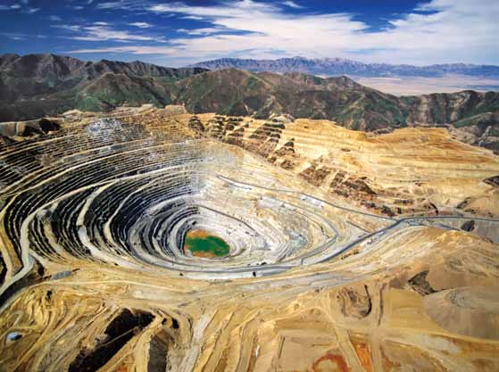 1 GİRİŞ Dünyada madencilik sektörü küresel krizin etkilerinden hızla sıyrılmış, büyüme eğilimine girmiş ve kriz öncesi üretim değerlerine ulaşmıştır.