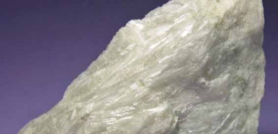 Şekil 14: Vollastonit Minerali Güney Marmara Kalkınma Ajansı Ana kullanım alanı seramik endüstrisi olan vollastonit (CaSiO 3 ), seramikte pişirme süresini azaltır.