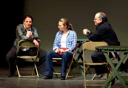 Yaz p yönetti iniz Tea for 3 adl oyun Ocak 2012 de ABD de sahnelenmeye bafllad. Bize bu oyunun öyküsünü anlat r m s n z? Tea for 3, çokkültürlülük üzerine bir New York komedisi.