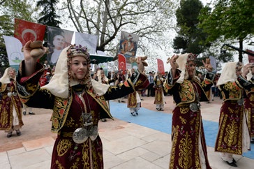 Nisan akşamı saat 20:00 de Çağlayan Mahallesi nde Köy Kınası