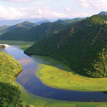 Dosya Yüz Yıl Sonra Balkanlar Balkan yarımadasının ilk dikkati çeken özelliği, dağlık oluşudur. Balkan Yarımadası nın hemen her yerinde dağlara rastlamak mümkündür.