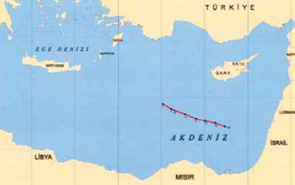 Sınırlandırmanın 1982 BMDHS nin referans kabul edildiği belirtilerek yapıldığı Mısır GKRY sahilleri arasında güney kuzey yönünde ortay hat belirlenirken sekiz coğrafi koordinatın kullanıldığı, doğu