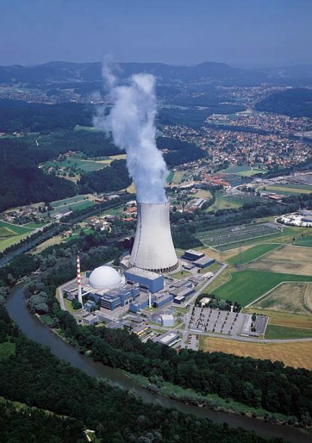 İsviçre de bir nükleer santral Nükleer santral yapımında gelinen son noktada ise 6-10 adet NS ın bir arada kurulduğu özel alanlar rağbet görmeye başlamıştır.