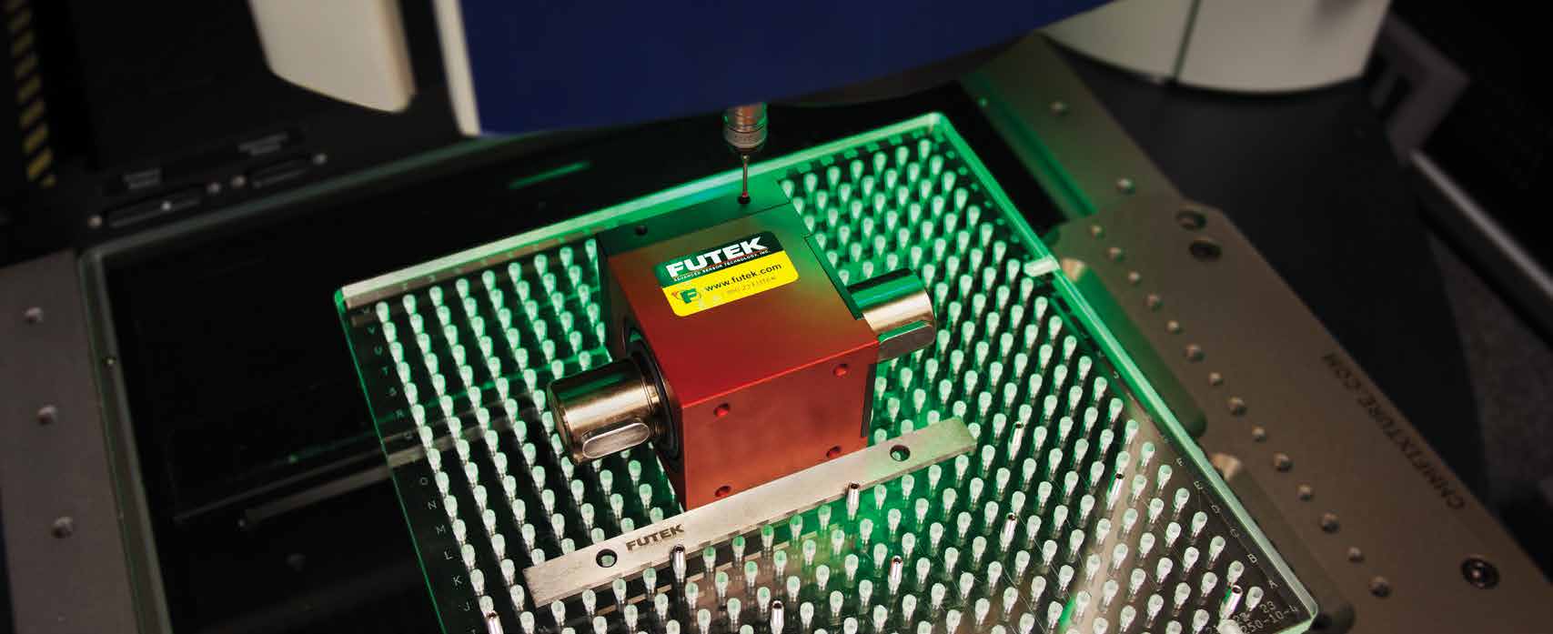Tork Sensörleri Döner Tork Sensörünün boyutları, çok sensörlü ölçüm sistemiyle ayrıntılı olarak inceleniyor.