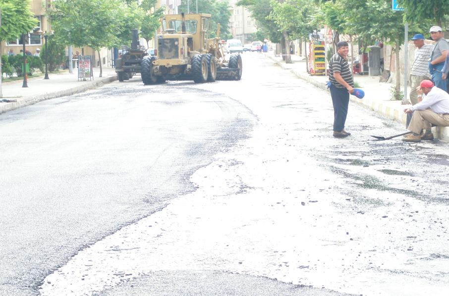 000 Ton sıcak asfalt üretilmiģ bu sıcak asfalt ile yaklaģık 200.000 m2 cadde ve sokak asfalt kaplanmıģtır.