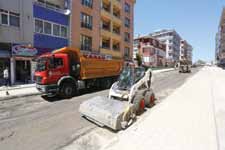 091 m uzunluğuna sahip Çavuşbaşı Caddesi nde mevcut yol 7 m ye sabitlenmiş olup 2 şerit halinde düzenlenerek yayalar ve araçlar için sağlıklı bir trafik akışı sağlanacak.