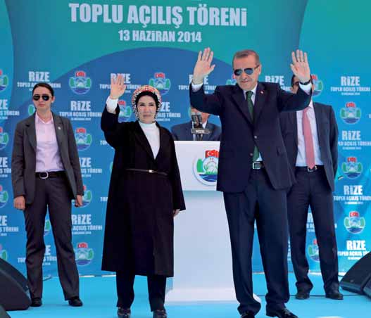 HABERLER 04 Bu millet senin yüzüne tükürür Başbakanımız Erdoğan, indirilen bayrak hakkında kendisini eleştiren Kılıçdaroğlu'na sert konuştu: Sen Hakkari'ye PKK'nın gölgesinde girdin.