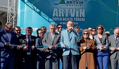 HABERLER 05 BUNLARDAN ANCAK PARAŞÜTÇÜ OLUR Başbakanımız Recep Tayyip Erdoğan, Artvin'de toplu açılış töreninde halka hitap etti.