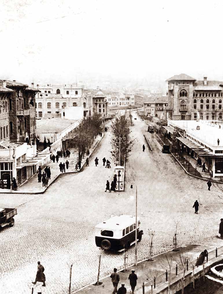 DOSYA sorunu. Bununla birlikte Wagner de organizasyonda ileriye dönük ince bir anlayış ve küçük ölçekler görmek mümkündür.