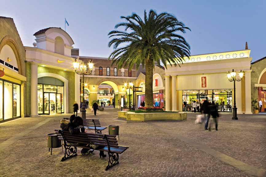 FLORENTIA VILLAGE Büyükçekmece de, Toskana Vadisi nin hemen yanında projelendirilen Florentia Village Luxury Designer Outlet, dünyanın seçkin ve lüks markalarına ev sahipliği yapacak.