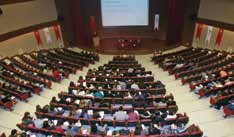 Konferans Salonu 500 kişi oturma kapasiteli, konferans, seminer, panel, konser ve çeşitli toplantılar yapmaya uygun ses düzeni ve