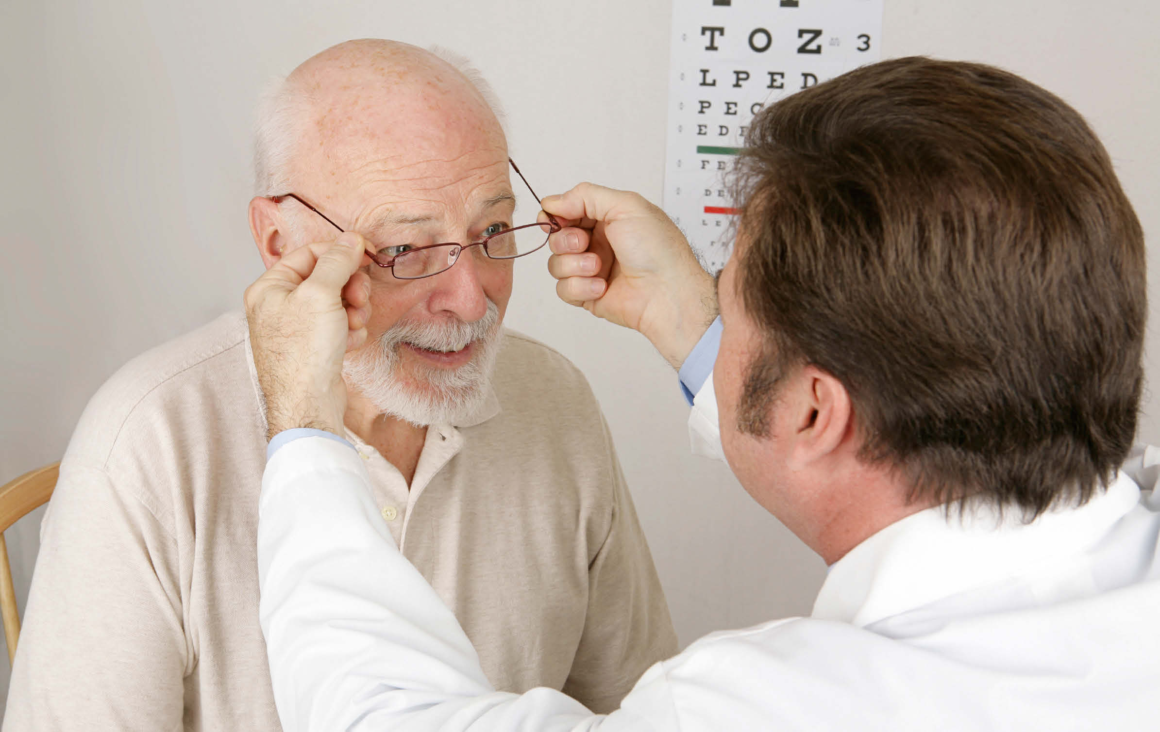 50. yaş itibariyle görüş bozukluğu: yaşa bağlı maküla dejenerasyonu Retinadaki hastalıklar görme gücünü çok etkileyebilir ve görme duyusunu tehlikeye atar.
