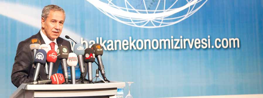 I. RUMELİSİAD ULUSLARARASI BALKAN EKONOMİ ZİRVESİ Bülent ARINÇ Başbakan Yardımcısı RUMELİSİAD derneğimiz tarafından tertiplenen Uluslararası Balkan Ekonomi Zirvesi nde bulunmaktan büyük bir mutluluk