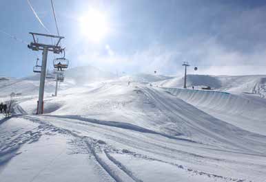 5 ERZURUM'DA KIŞ TURİZMİ Erzurum, coğrafi özellikleri, 5 ay boyunca kayak yapmaya elverişli yapısı, kar kalitesi, uzun pistleri ve tesisleriyle dünyanın sayılı kış turizm merkezlerinden biridir.