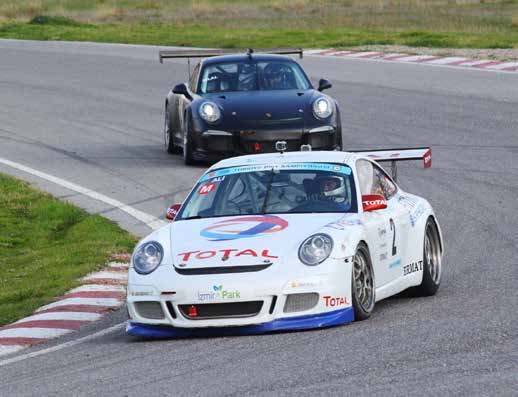 YARIŞLAR Maxi grup yarışlarına gelindiğinde toplamda 6 araç start aldı. Beşi 997 GT 3 olan Porschelerin altıncısı ise Dünya da 25 adet, Türkiye de ise sadece 1 adet olan Porsche 991 GT 3 oldu.