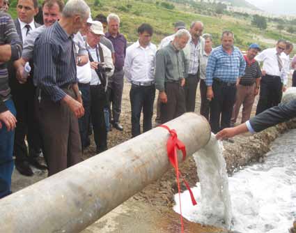 Davutlar Belediye Başkanı Tuncay UYSAL beldelerinin Milli Park sınırları içerisinde yer alması, sahilleri ve doğal güzelleri ile diğer termal bölgelere göre çok farklı olduğunu belirttiği