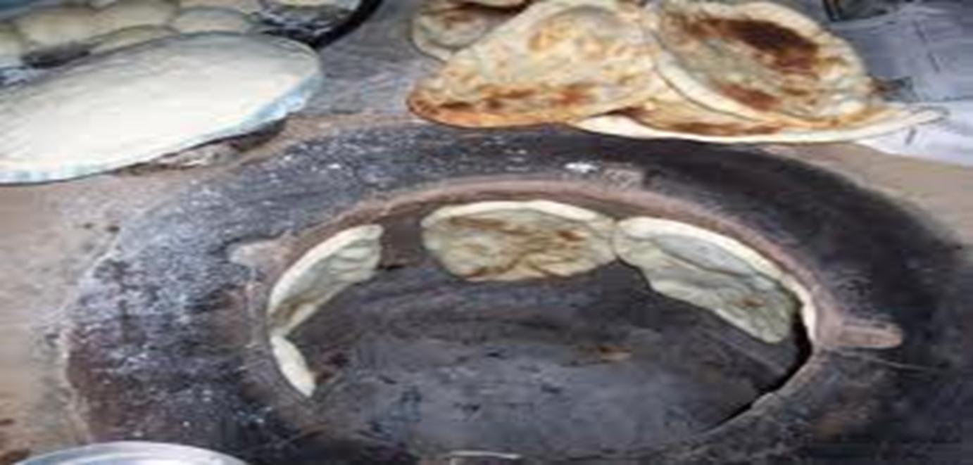 TANDIR Halkın ihtiyacına yönelik olarak topraktan ve taştan yapılan ekmek tandırları bir tür fırın görevi görmektedir. Tandırda pişirilen ekmeğin kendine has bir lezzeti vardır.