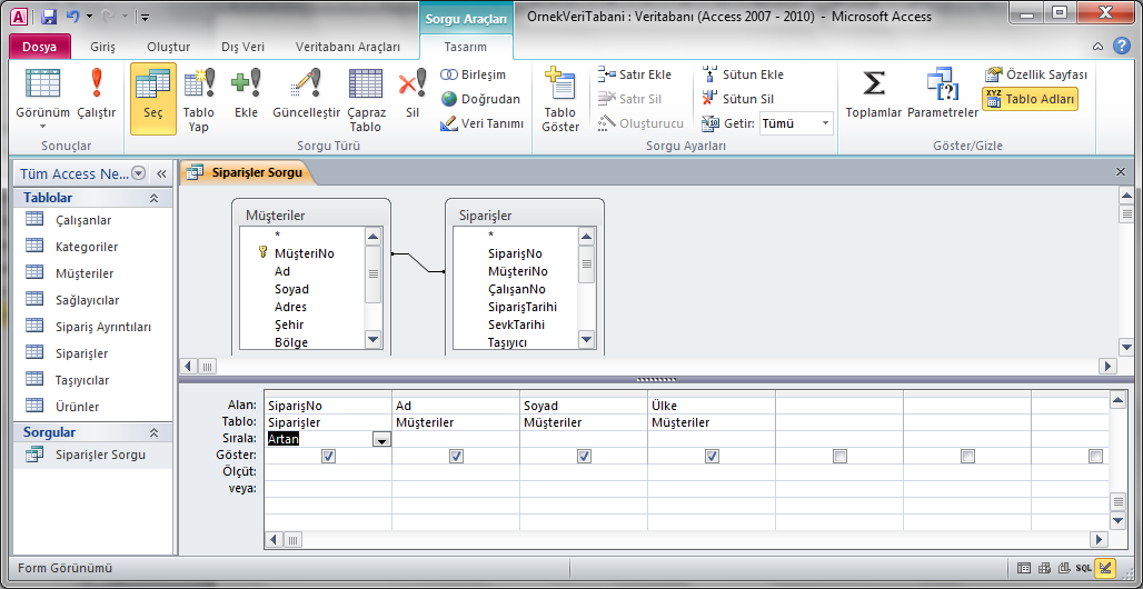 Şekil 28 MS Access te İlişkilendirilmiş Tablolar Üzerinde Basit Sorgu Sihirbazı Dikkat edilecek olursa, Müşteriler ve Siparişler tabloları ekranda bir ok ile bağlı vaziyette bulunmaktadır.