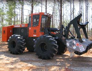 ORMAN TRAKTÖRLERİ Orman traktörleri, orman işletmesine ait olan, ormancılık amaçları İçin imal edilmiş ve bütün yıl ormancılık amaçları için kullanılan, bütün tekerlekleri aynı büyüklükte ve her iki