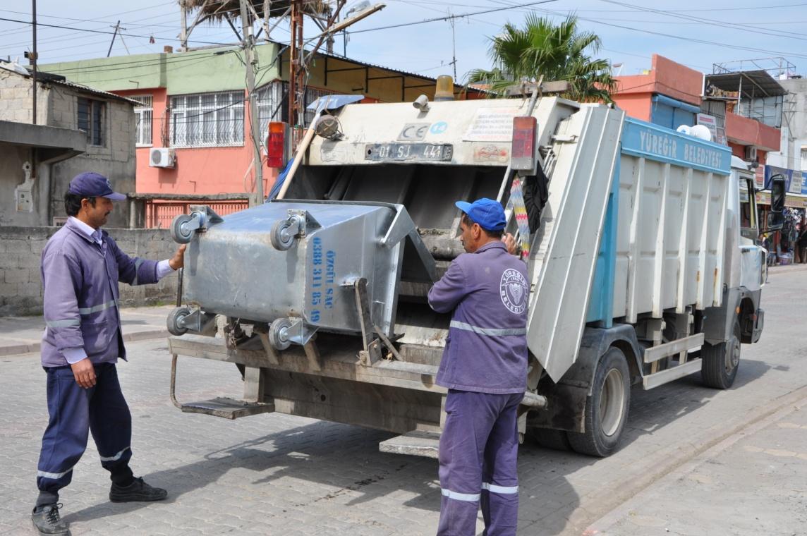 Ana caddelere 500 adet modern çöp kutuları yerleştirilmiştir. Ana caddelerin temizliğinde kullanılmak üzere 30 adet ekipçi arabası dağıtılmıştır.
