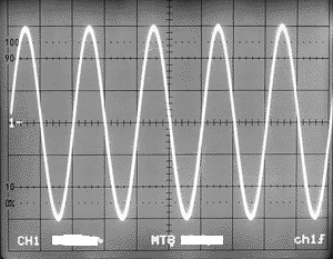 2- Osiloskop ekranında görülen sinyalin max (tepe) ve tepeden tepeye voltaj değerlerini bulunuz.