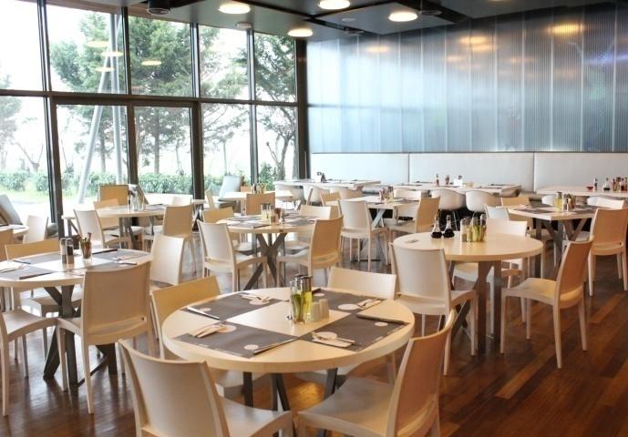 26 Kafeteryamız Fabrikamız bahçesinde modern bir kafeterya bulunmaktadır. Kafeteryamızda Türk ve Ġtalyan tarzı menüler ile çalıģanlarımıza alternatif bir mekan sunulmaktadır.