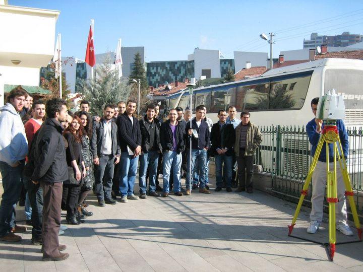 JEODEZĠ VE FOTOGRAMETRĠ KULÜBÜ Kulübümüz, 2 3 ocak tarihleri arasında Geomatik Mühendisliğinde okuyan öğrencilerin mesleki açıdan ilgisini ve bilgisini artırmak amacıyla Ankara ya teknik gezi