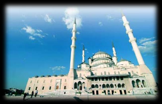 Cenab-ı Ahmet Camii : İç Cebeci Ulucanlar'da bulunan kesme taş duvarlı ve kubbeleri kurşun kaplı olan cami klasik Osmanlı yapılarındandır.