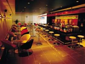 Image area Image area RIXOS KONYA Barlar Lobby Revan Bar Otelimizin lobi katında yer alan Revan Bar ferah ve dinlendirici atmosferinde puro ile birlikte dünyanın tanınmış içkilerini
