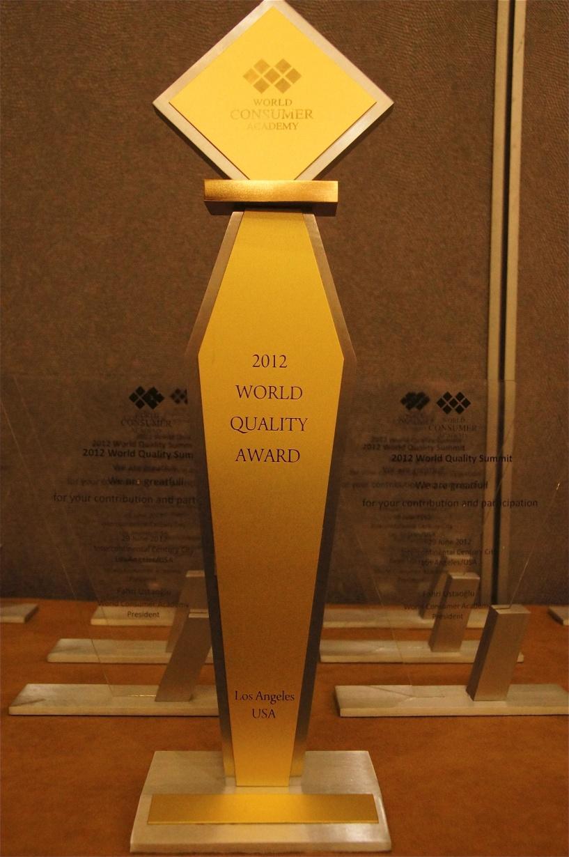 2015 World Quality Award Ödül Töreni LobinWorld tarafından 4 th World Quality Summit'e davet edilen katılımcı kuruluşların, iş, sanat ve