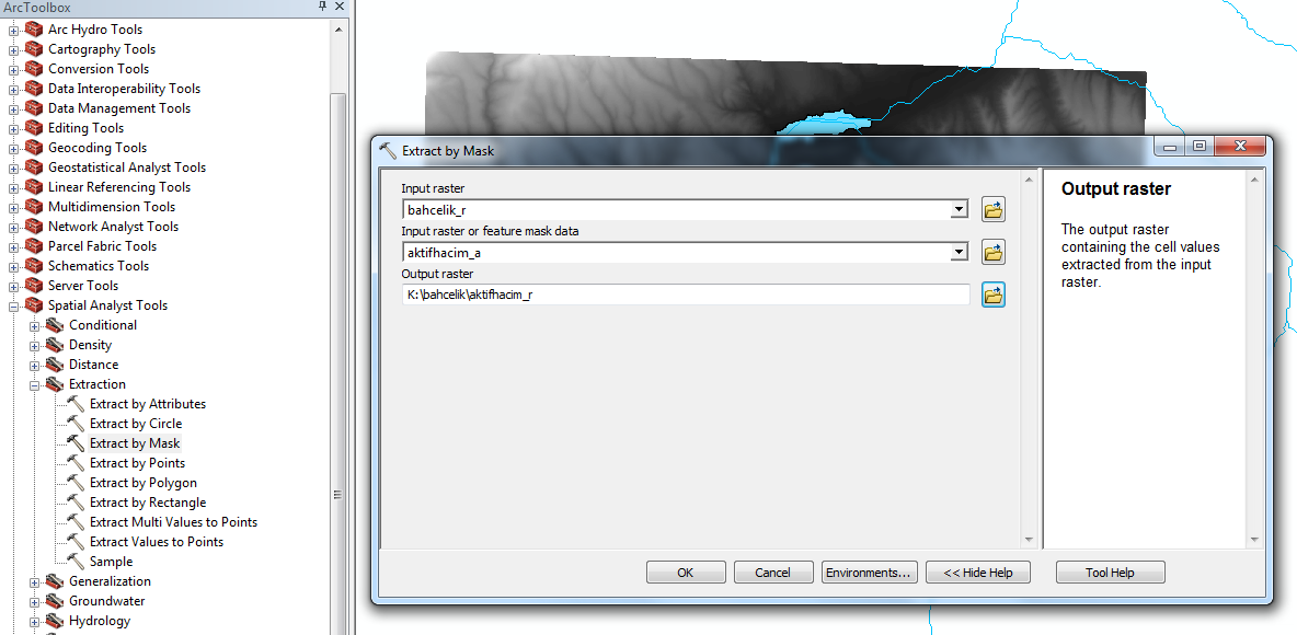 ArcToolbox menüsünden; Spatial Analyst Tools Extraction Extract by Mask komutu seçilir. Input raster seçeneğinde bahçelik_r dosyası girdi olarak kullanılır.
