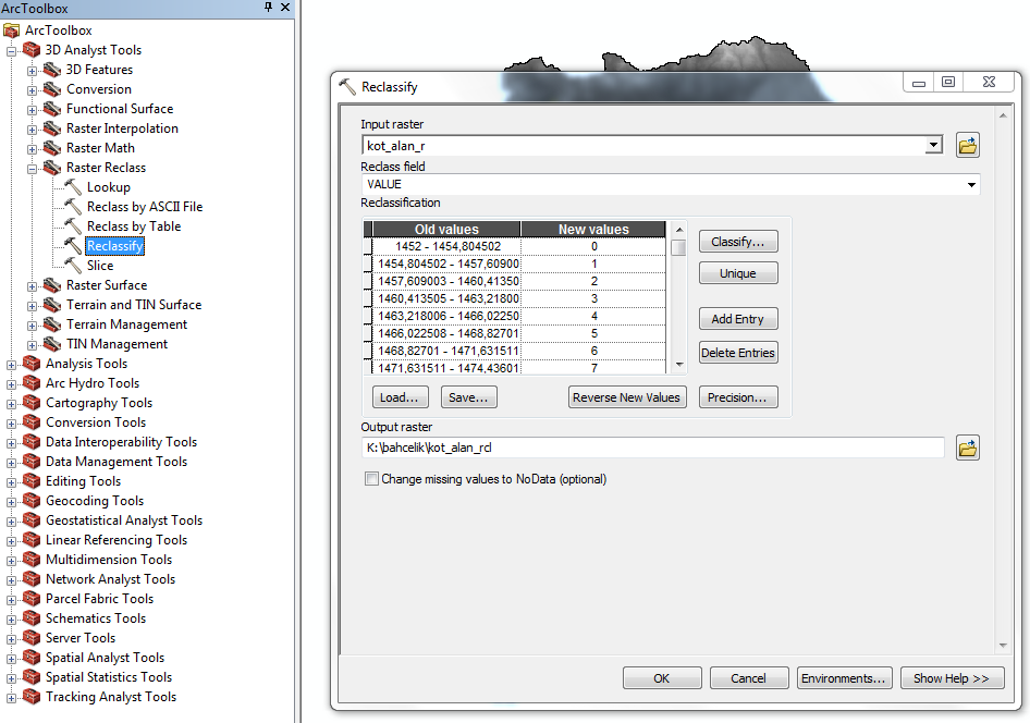 ArcToolbox menüsünden; 3D Analyst Tools Raster Reclass Reclassify komutu seçilir. Input raster seçeneğinde kot_alan_r dosyası girdi olarak kullanılır.