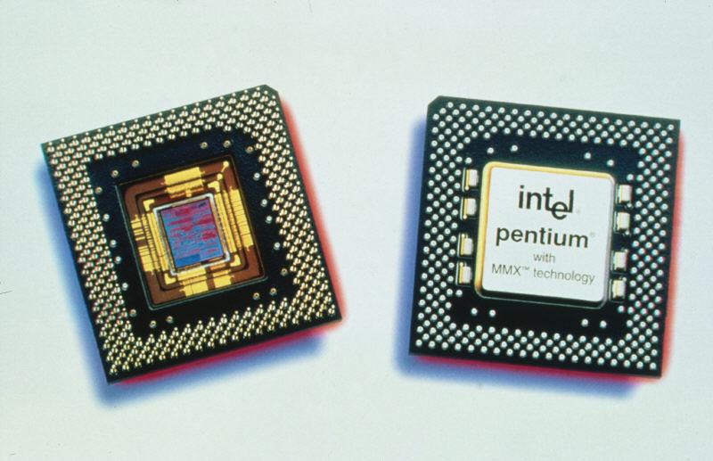MİKROİŞLEMCİ(CPU) (Devam) Mikroişlemciler Kişisel Bilgisayarlarda (PC vb.), tek bir chip (entegre) şeklinde kullanılırlar. Diğer birimler hafıza (RAM,ROM vb.