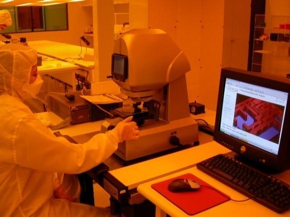 ODTÜ-MEMS Merkezi 1995 ten bu yana MEMS alanında çalışmakta Çeşitli mikro sensörler ve eyleyiciler geliştirilmekte > 90 personel 8 Akademisyen, 6 Doktora Sonrası Araştırmacı > 45 Lisnsüstü