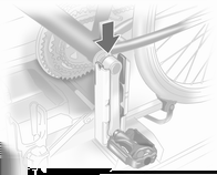 66 Eşya saklama ve bagaj bölümleri Bisikletin sabitleme işlemi için hazırlanması Bisikletin arkadaki taşıyıcı sistem (Flex-Fix sistemi) ile sabitlenmesi Not Pedal krankı için azami genişlik 38,3 mm