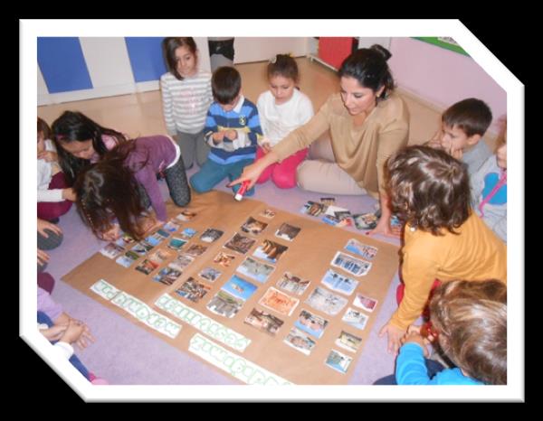 Zaman tüneli etkinliğimiz ile yaşadığımız evlerin ve evlerdeki eşyalarımızın geçmişten günümüze nasıl değiştiğini anladık ve sanat çalışmasıyla anlamlandırdık.