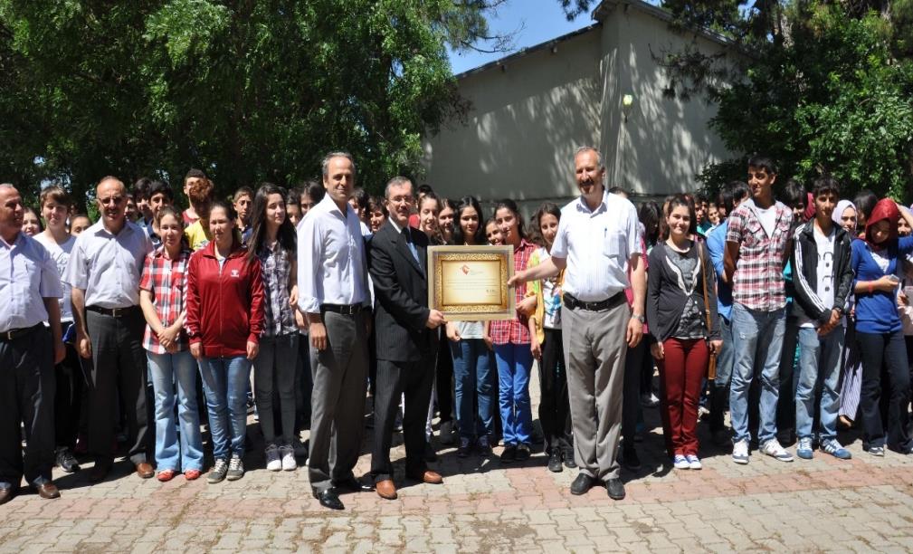 Van'da Umut Tohumları Yeşerdi Van depreminde yakınlarını kaybeden 15'i engelli 100 gencin istihdam edilebilirliğinin artırılması amacıyla Aile ve Sosyal Politikalar Bakanlığının himayesinde Van